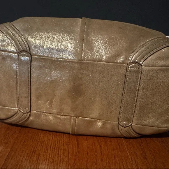 Coach Leather Chelsea Shoulder Bag - Picture 3 of 8